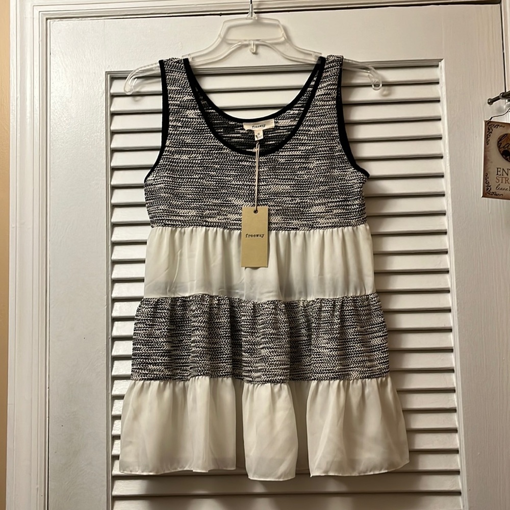 Cream and Black sleeveless Top